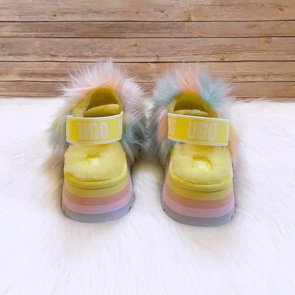 UGG Women’s Disco Slide Tie Dye Platform Sandals - Picture 3 of 8